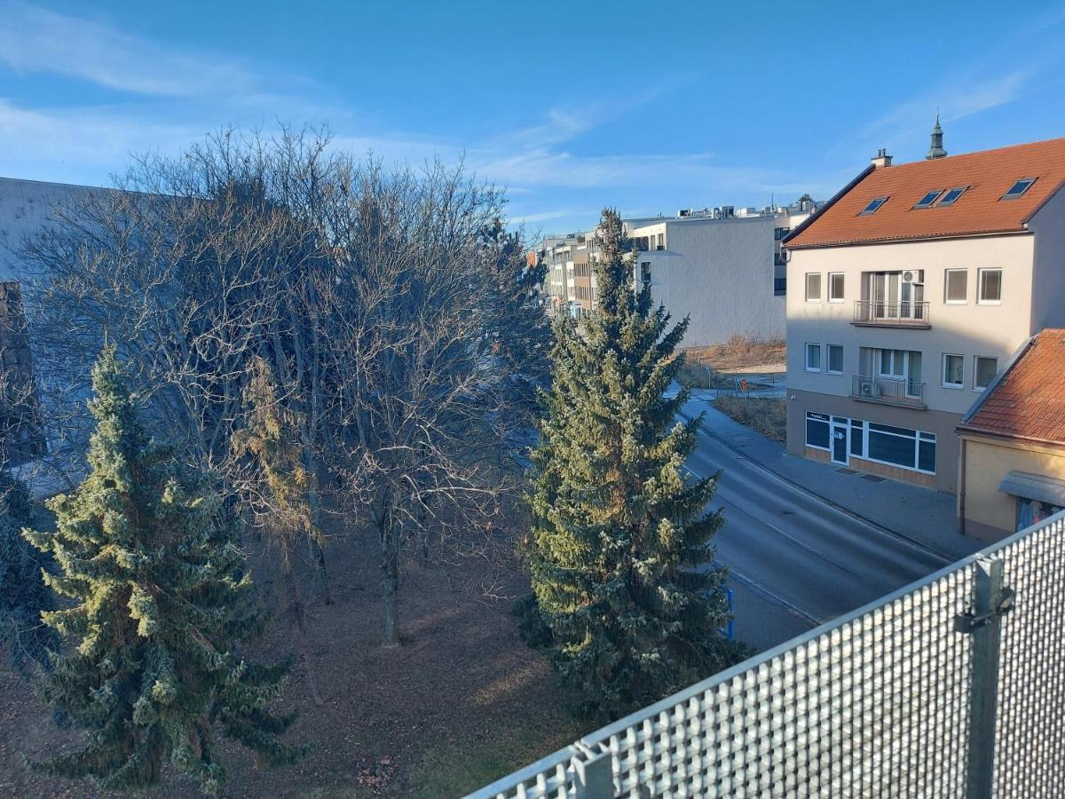 Subarx Centrum Nitra Exteriör bild